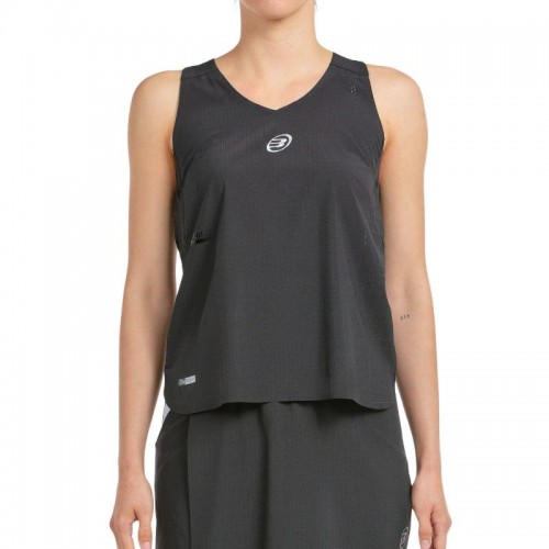 Bullpadel indossa una maglietta nera